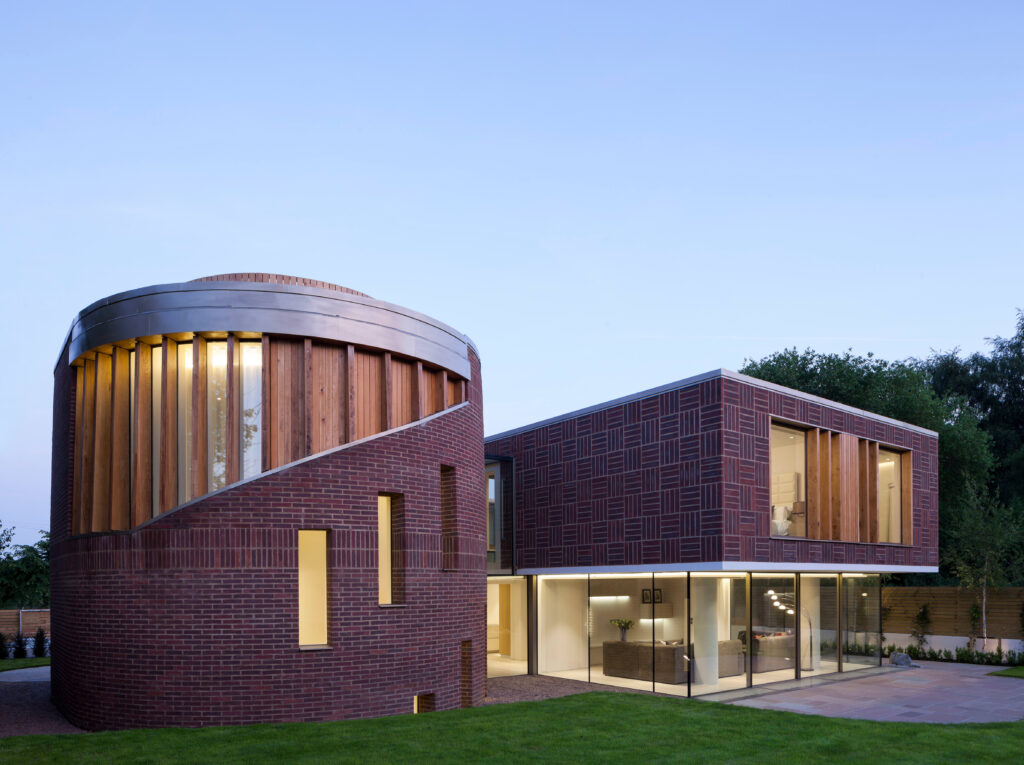 2-1-Exterior-Modern-Architecture-Radlett-Eco-Mansion
